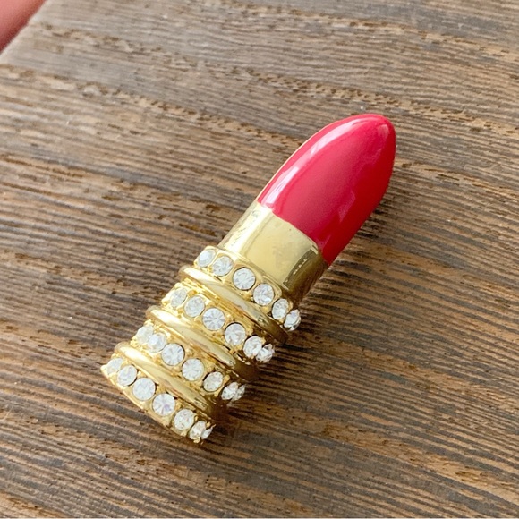 Lipstick brooch pin kitschy gold tone with rhinestone and dark pink enamel - Picture 2 of 4